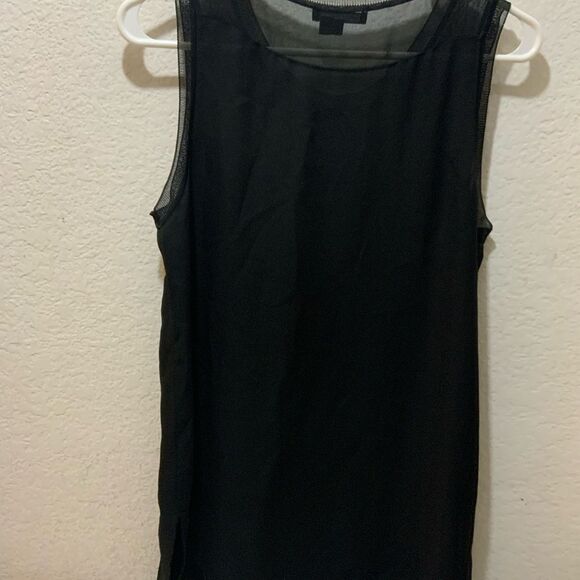 Vince black 100% silk sleeveless top size medium. - Picture 4 of 8